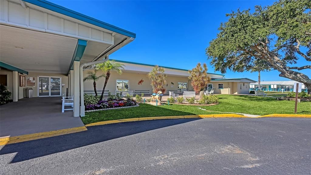 待售: $219,000 (2 贝兹, 1 浴室, 800 平方英尺)