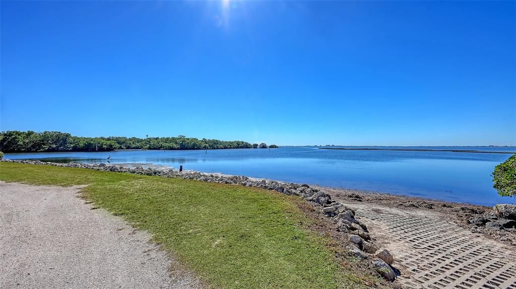 待售: $219,000 (2 贝兹, 1 浴室, 800 平方英尺)