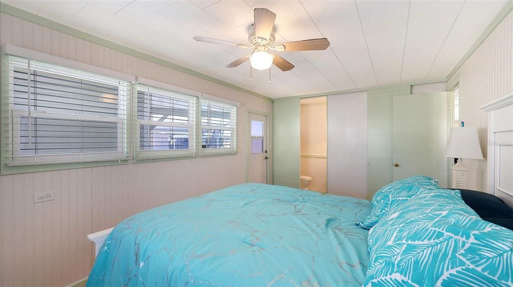 待售: $219,000 (2 贝兹, 1 浴室, 800 平方英尺)