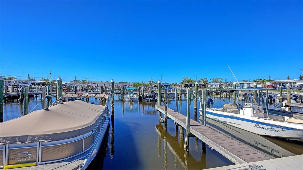 待售: $219,000 (2 贝兹, 1 浴室, 800 平方英尺)