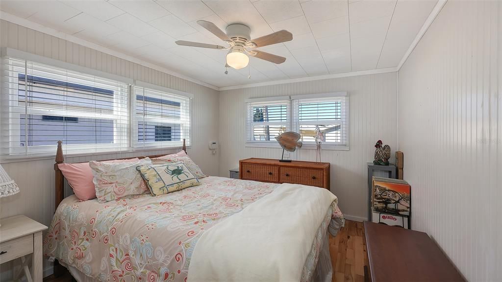 待售: $219,000 (2 贝兹, 1 浴室, 800 平方英尺)