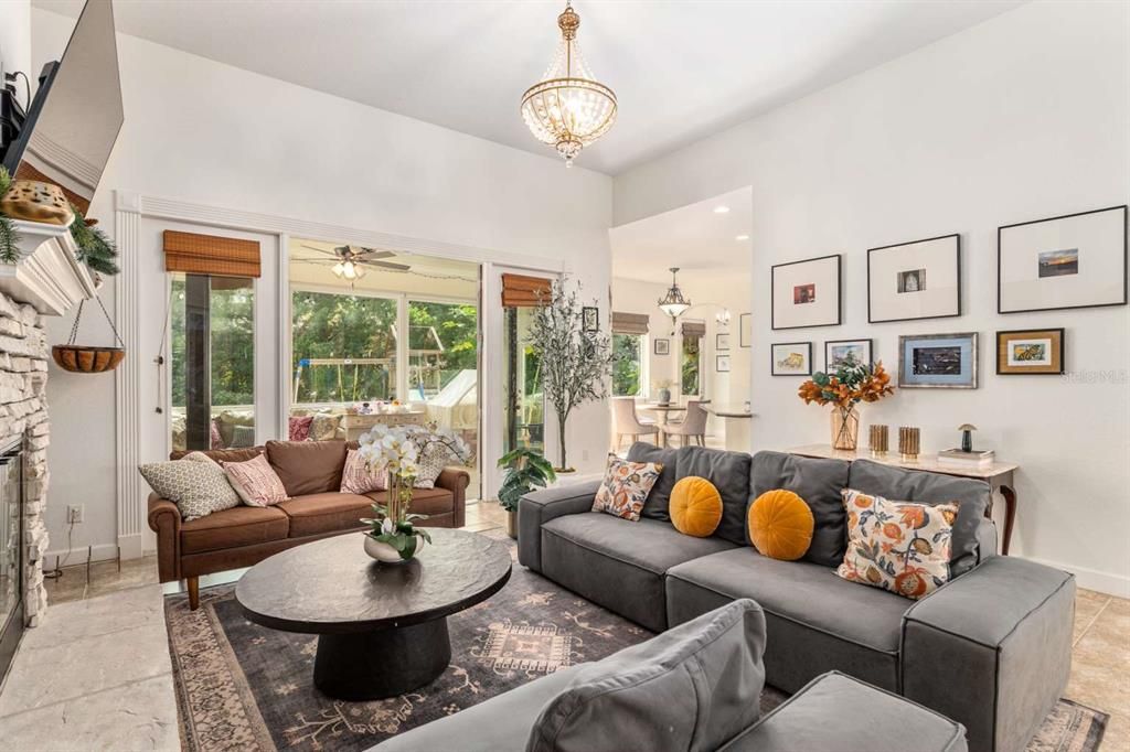 На продажу: $615,000 (3 спален, 3 ванн, 2500 Квадратных фут)