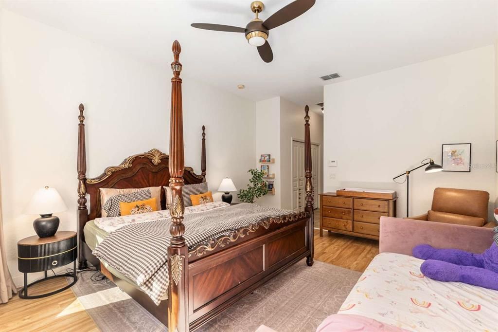 На продажу: $615,000 (3 спален, 3 ванн, 2500 Квадратных фут)