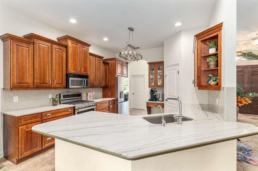 На продажу: $615,000 (3 спален, 3 ванн, 2500 Квадратных фут)