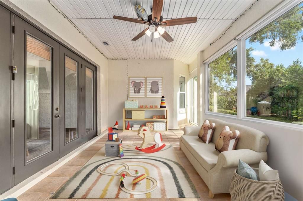 На продажу: $615,000 (3 спален, 3 ванн, 2500 Квадратных фут)