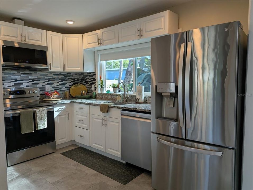 For Sale: $529,000 (3 beds, 2 baths, 1073 Square Feet)