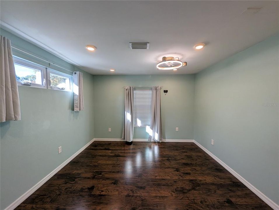 For Sale: $529,000 (3 beds, 2 baths, 1073 Square Feet)