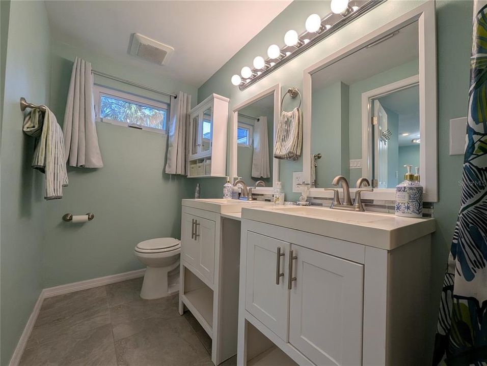 For Sale: $529,000 (3 beds, 2 baths, 1073 Square Feet)