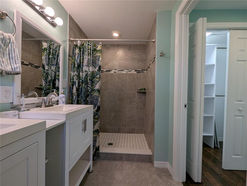 For Sale: $529,000 (3 beds, 2 baths, 1073 Square Feet)