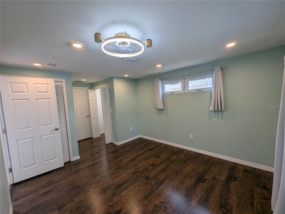 For Sale: $529,000 (3 beds, 2 baths, 1073 Square Feet)