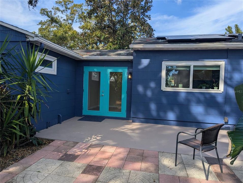 For Sale: $529,000 (3 beds, 2 baths, 1073 Square Feet)