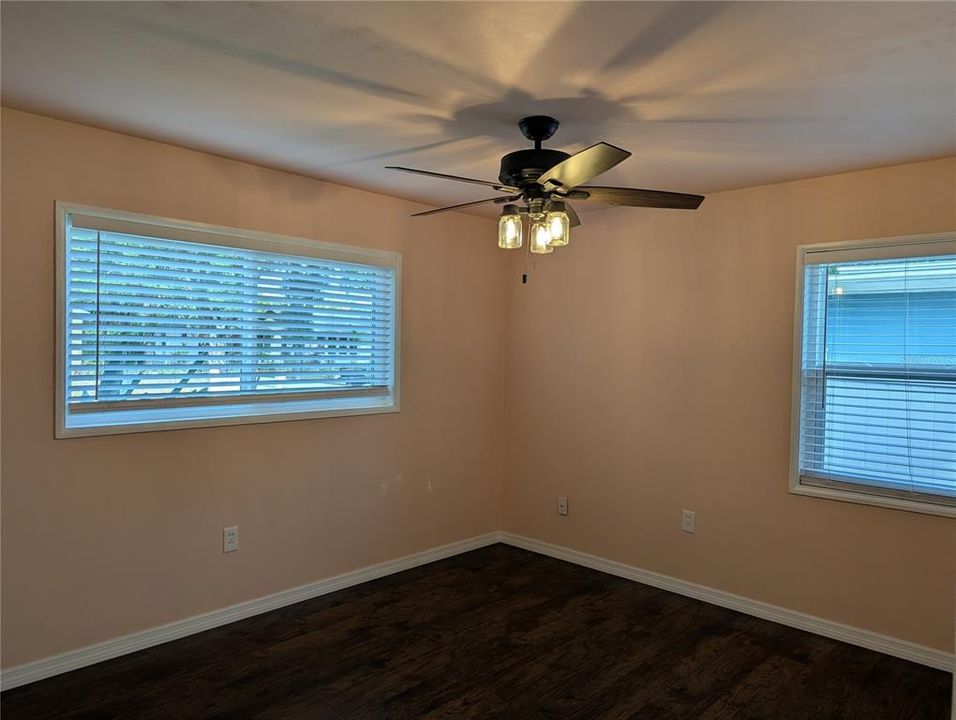 For Sale: $529,000 (3 beds, 2 baths, 1073 Square Feet)