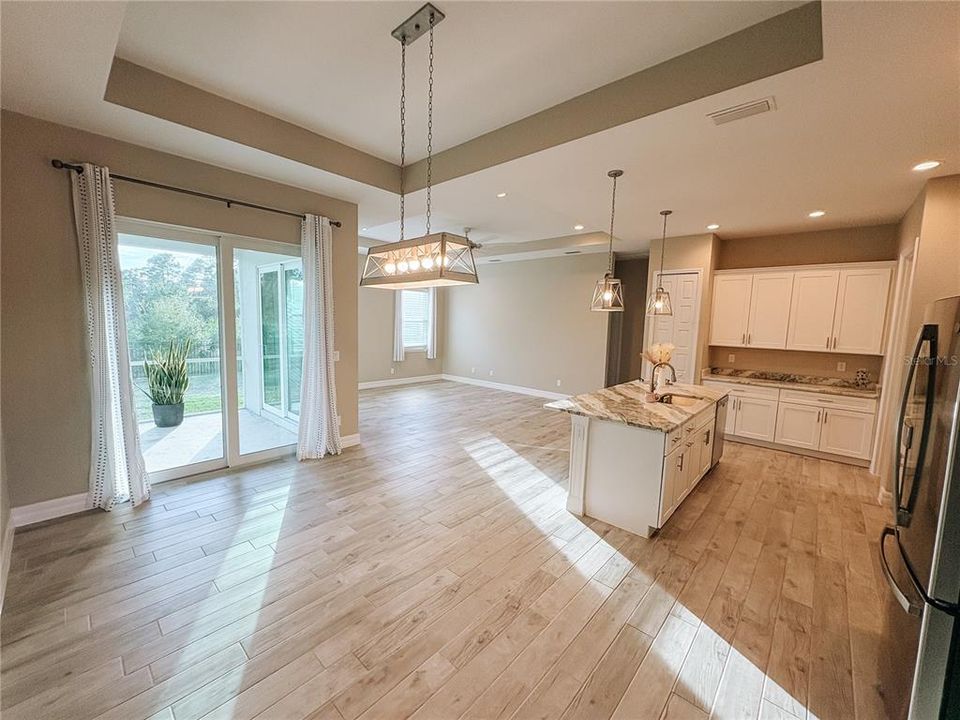 For Rent: $2,750 (3 beds, 2 baths, 1884 Square Feet)