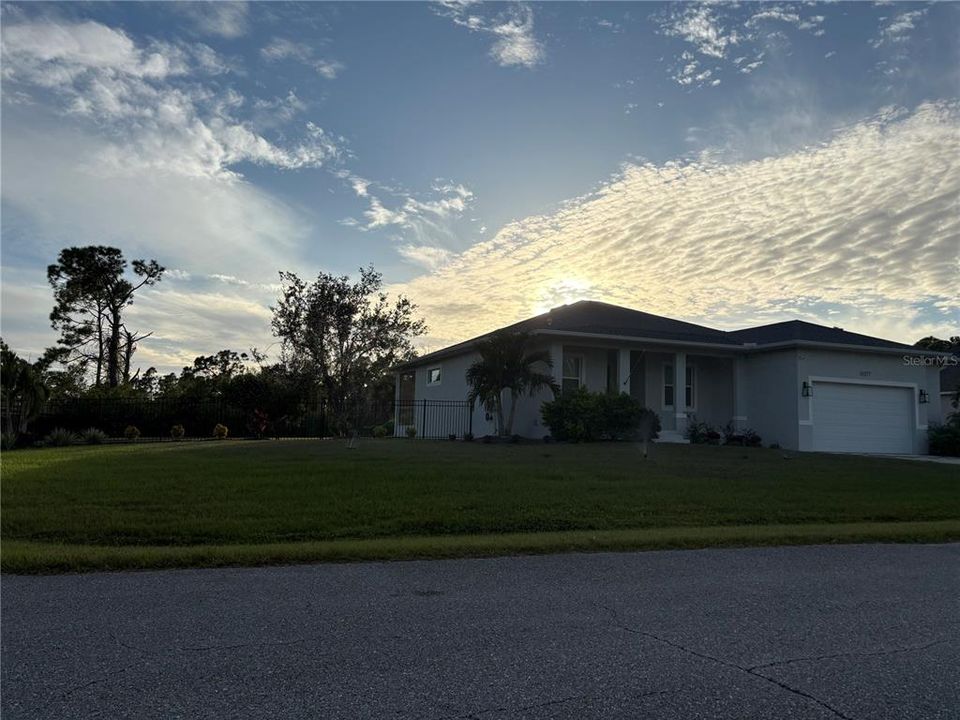 For Rent: $2,750 (3 beds, 2 baths, 1884 Square Feet)