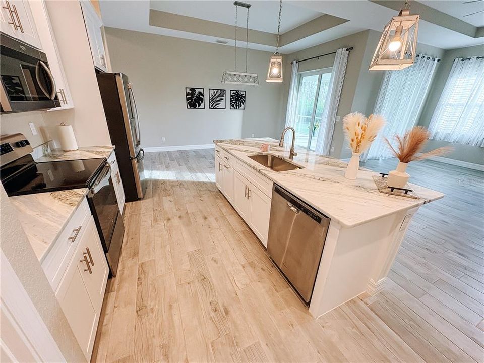 For Rent: $2,750 (3 beds, 2 baths, 1884 Square Feet)