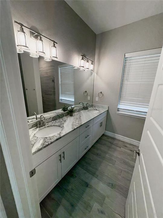 For Rent: $2,750 (3 beds, 2 baths, 1884 Square Feet)