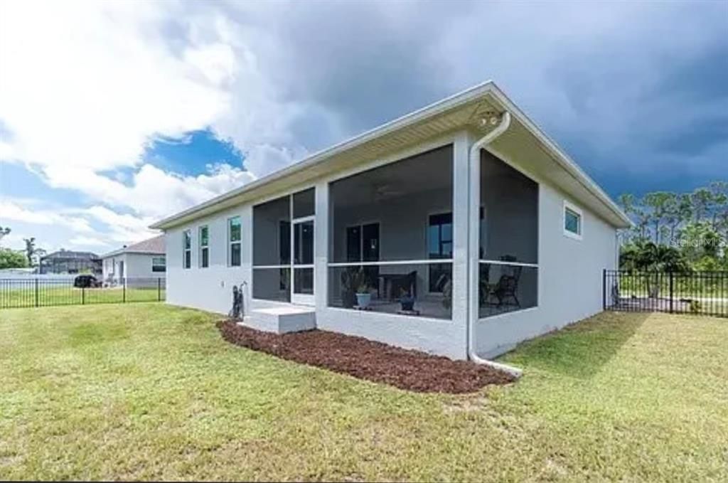 For Rent: $2,750 (3 beds, 2 baths, 1884 Square Feet)