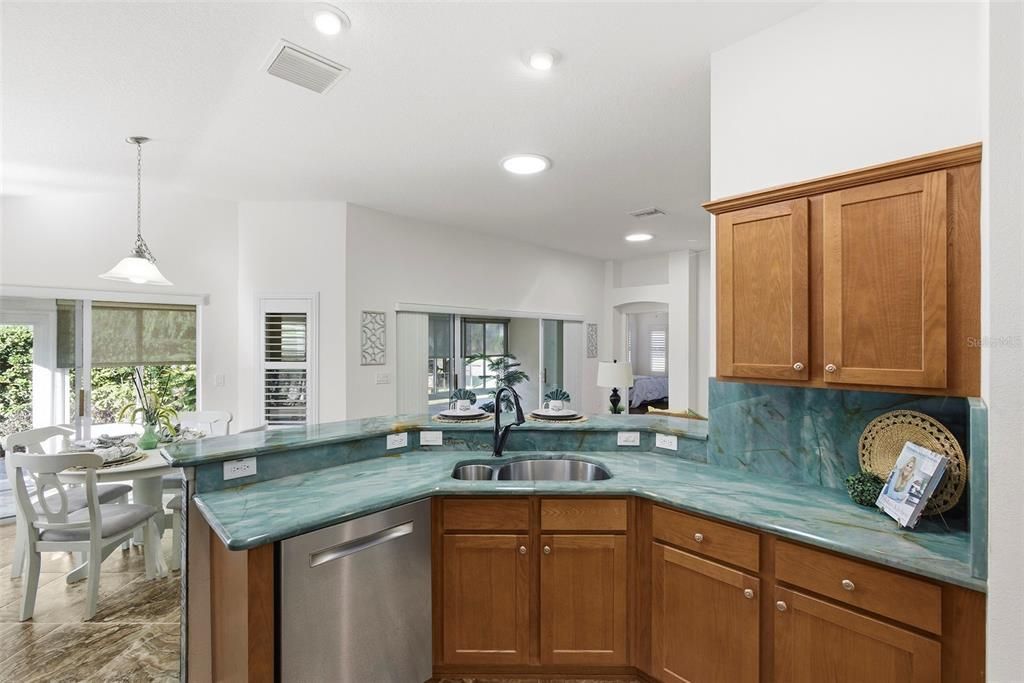 待售: $525,000 (3 贝兹, 2 浴室, 1965 平方英尺)