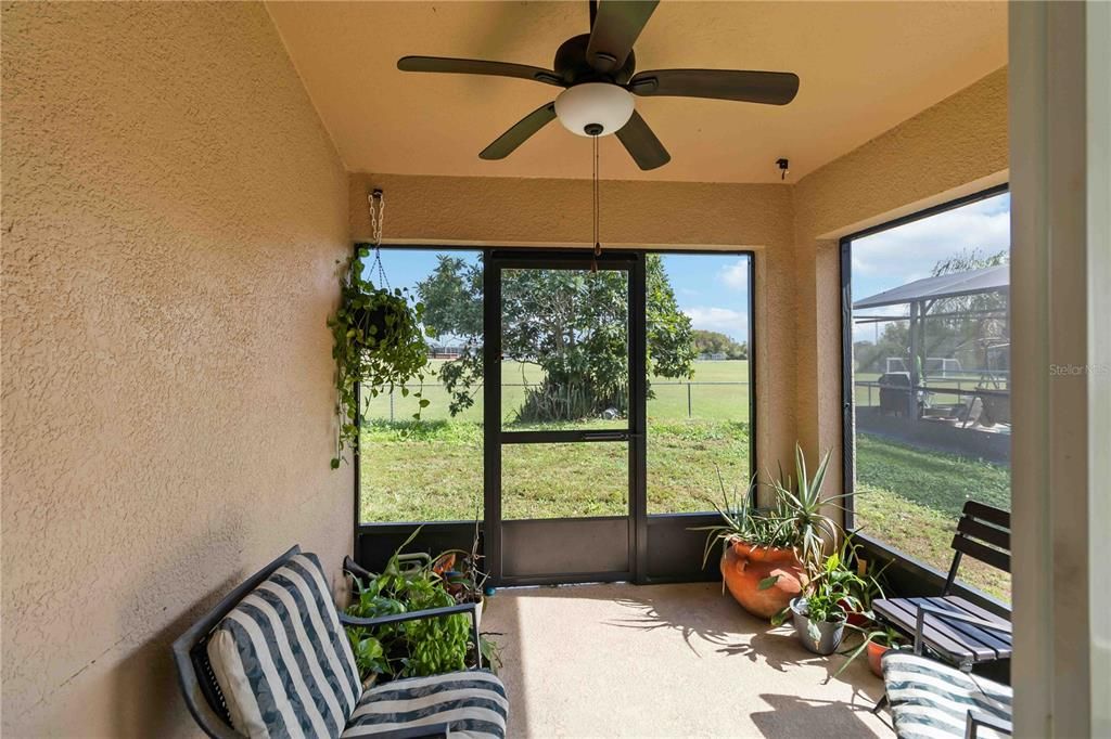 На продажу: $399,999 (4 спален, 2 ванн, 2383 Квадратных фут)