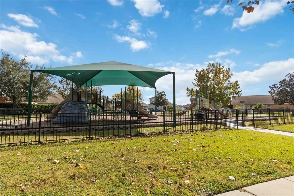 На продажу: $399,999 (4 спален, 2 ванн, 2383 Квадратных фут)