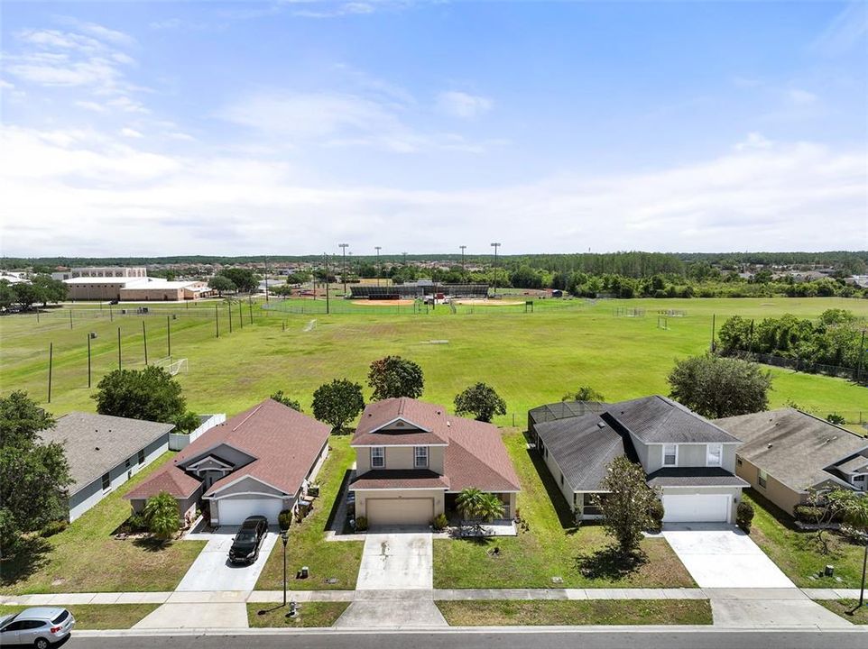 На продажу: $399,999 (4 спален, 2 ванн, 2383 Квадратных фут)