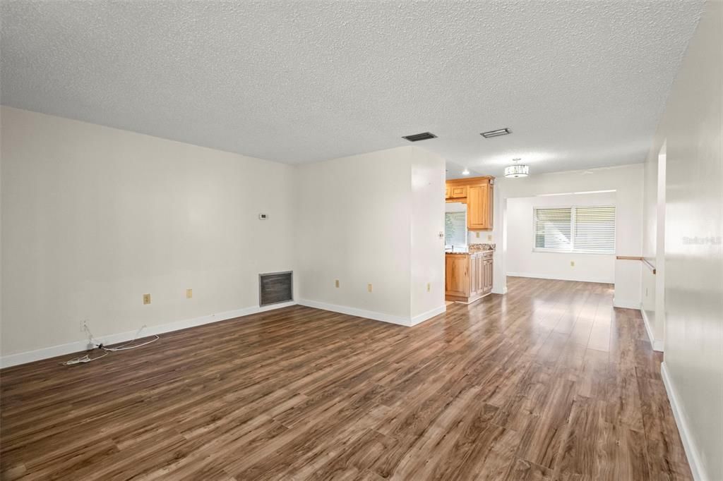 En Venta: $259,900 (2 camas, 2 baños, 1142 Pies cuadrados)