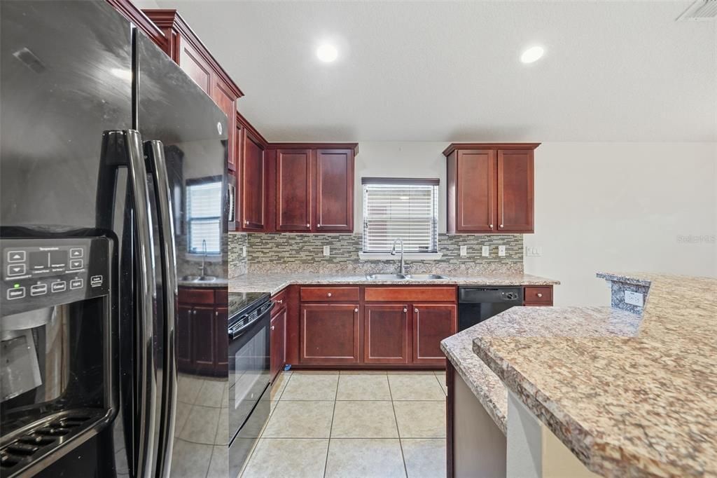 На продажу: $305,000 (3 спален, 2 ванн, 1487 Квадратных фут)