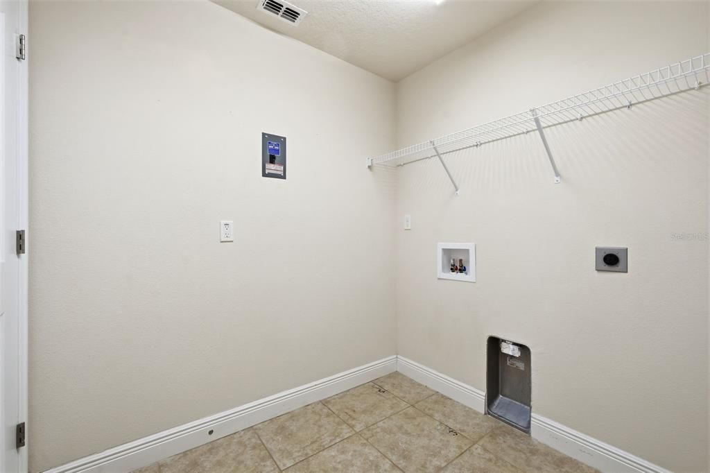 На продажу: $305,000 (3 спален, 2 ванн, 1487 Квадратных фут)