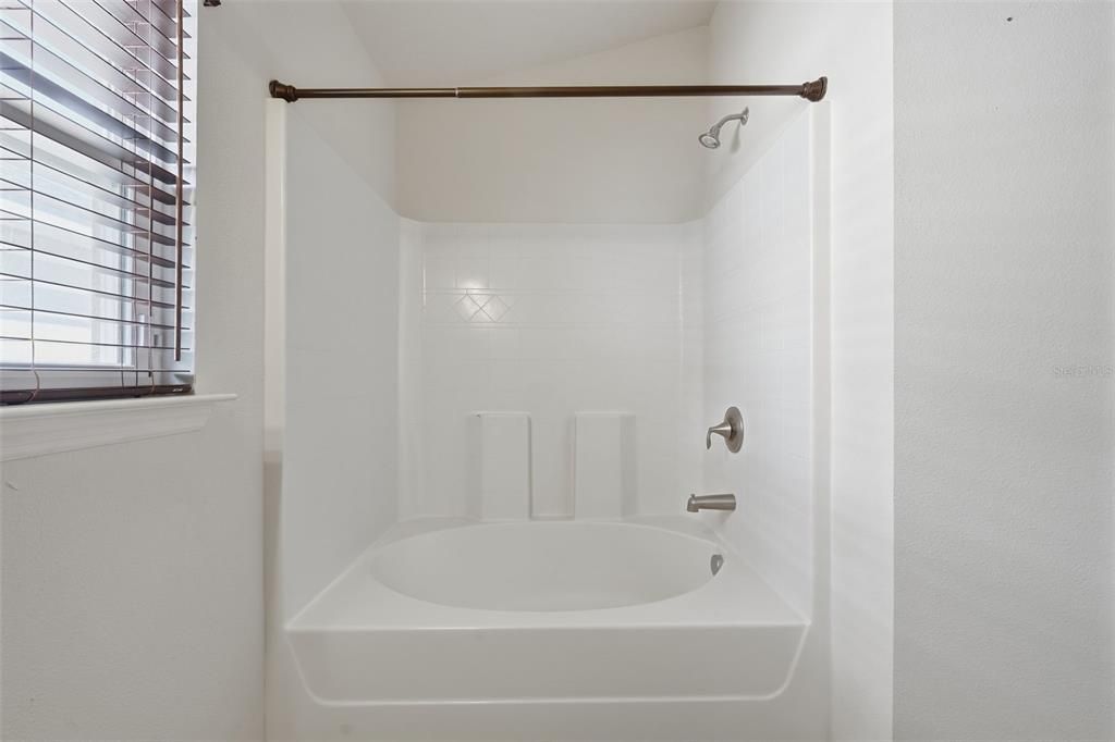 На продажу: $305,000 (3 спален, 2 ванн, 1487 Квадратных фут)