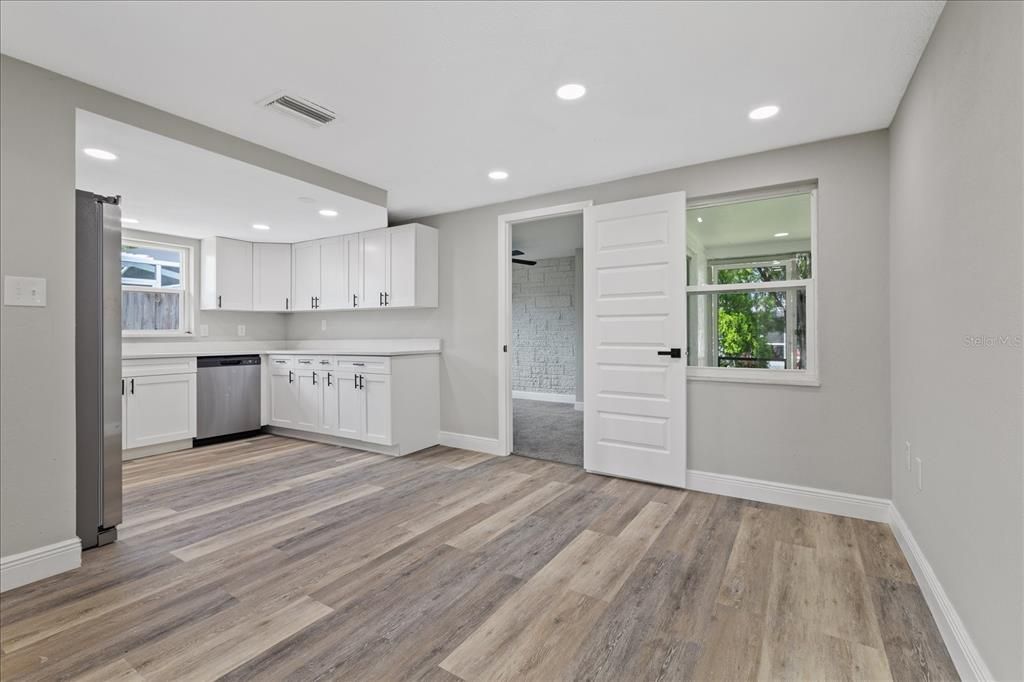 For Rent: $2,250 (3 beds, 2 baths, 1442 Square Feet)