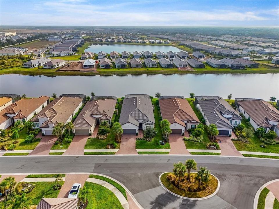 For Sale: $1,299,900 (4 beds, 3 baths, 2479 Square Feet)