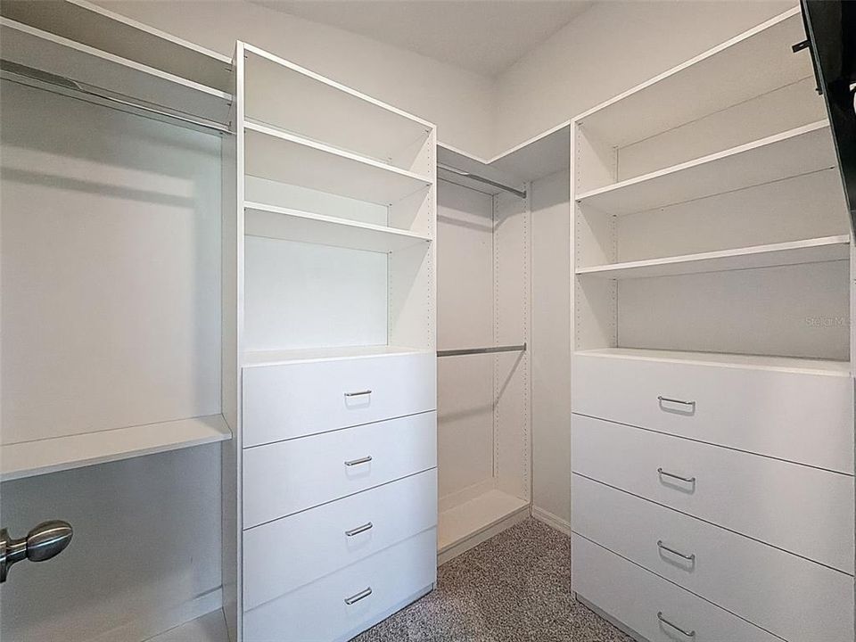 合同活跃: $235,000 (3 贝兹, 2 浴室, 1495 平方英尺)