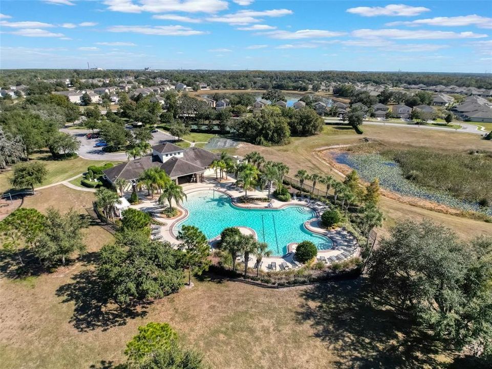 合同活跃: $235,000 (3 贝兹, 2 浴室, 1495 平方英尺)