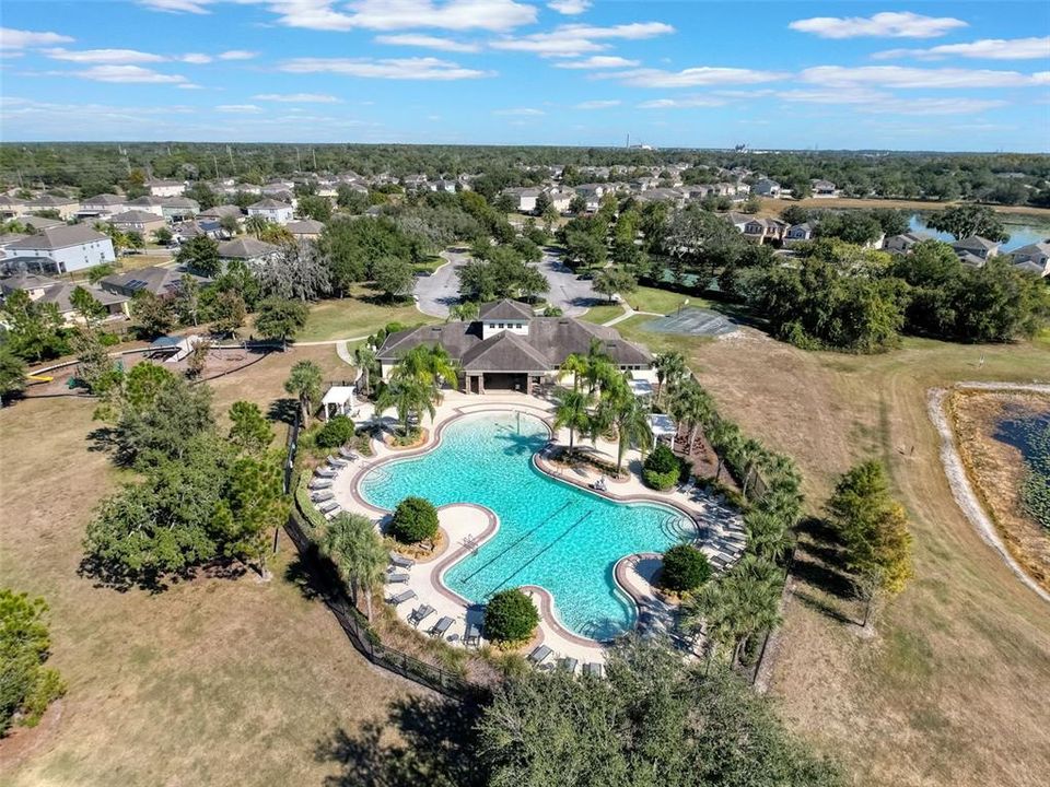 合同活跃: $235,000 (3 贝兹, 2 浴室, 1495 平方英尺)