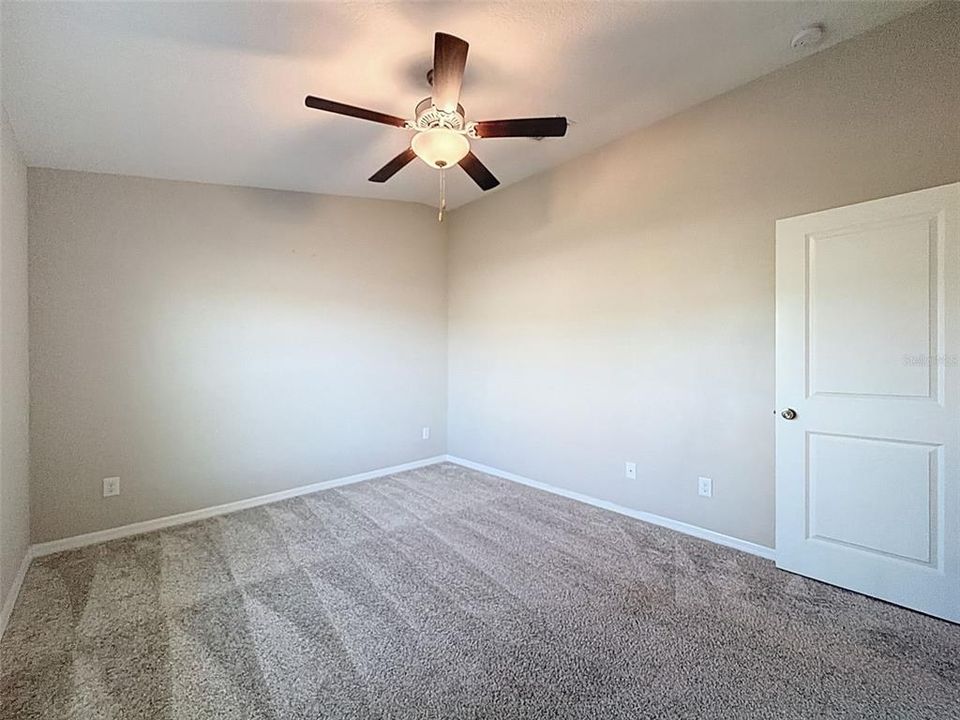 合同活跃: $235,000 (3 贝兹, 2 浴室, 1495 平方英尺)