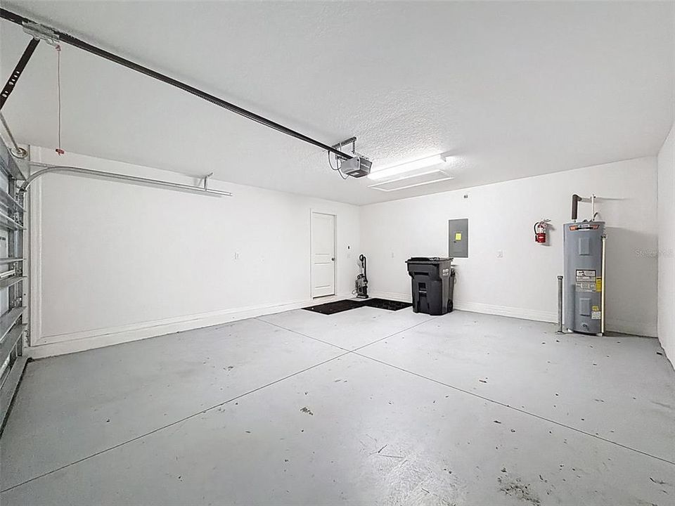 合同活跃: $235,000 (3 贝兹, 2 浴室, 1495 平方英尺)