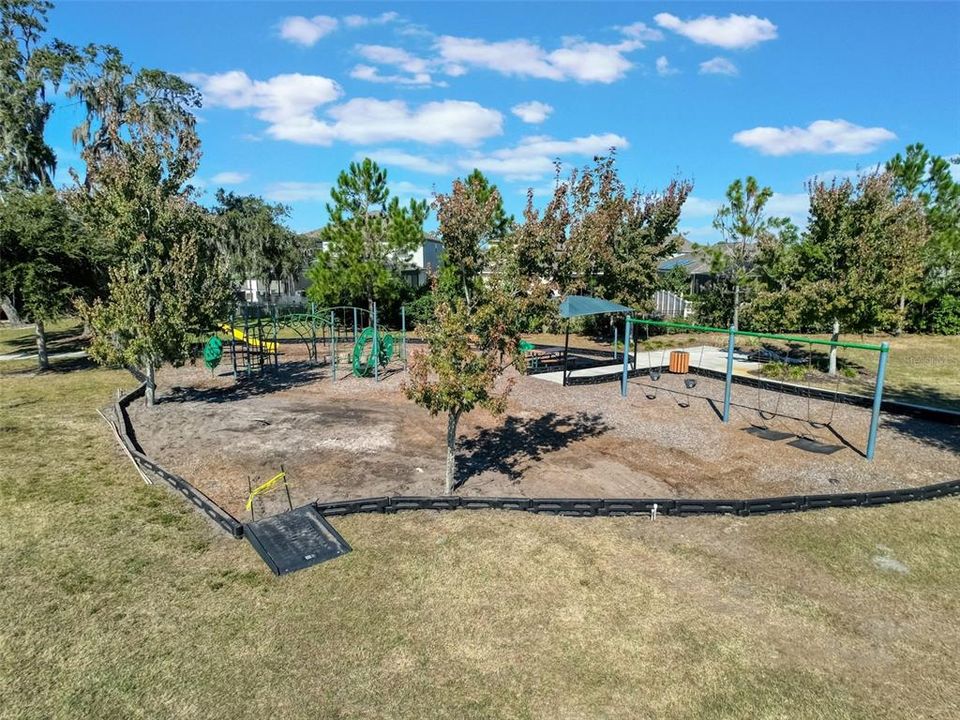 合同活跃: $235,000 (3 贝兹, 2 浴室, 1495 平方英尺)