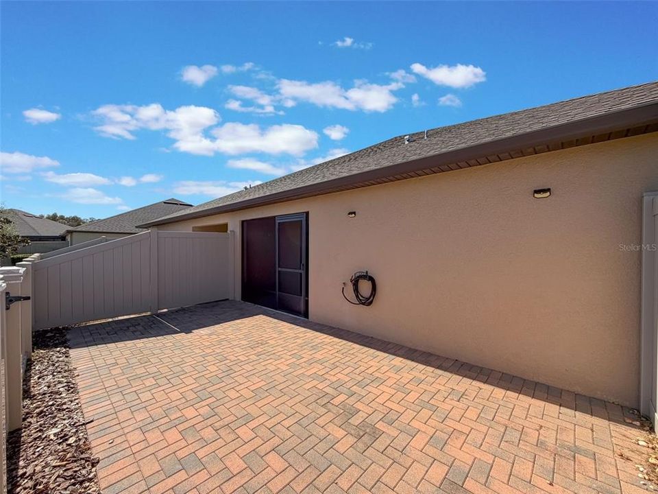 合同活跃: $235,000 (3 贝兹, 2 浴室, 1495 平方英尺)