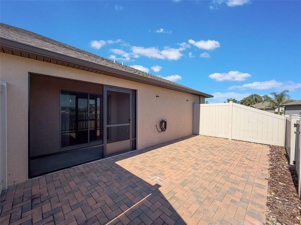 合同活跃: $235,000 (3 贝兹, 2 浴室, 1495 平方英尺)