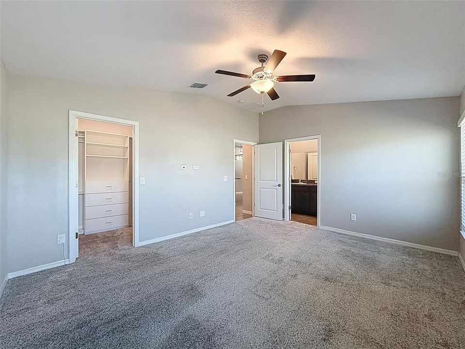 合同活跃: $235,000 (3 贝兹, 2 浴室, 1495 平方英尺)