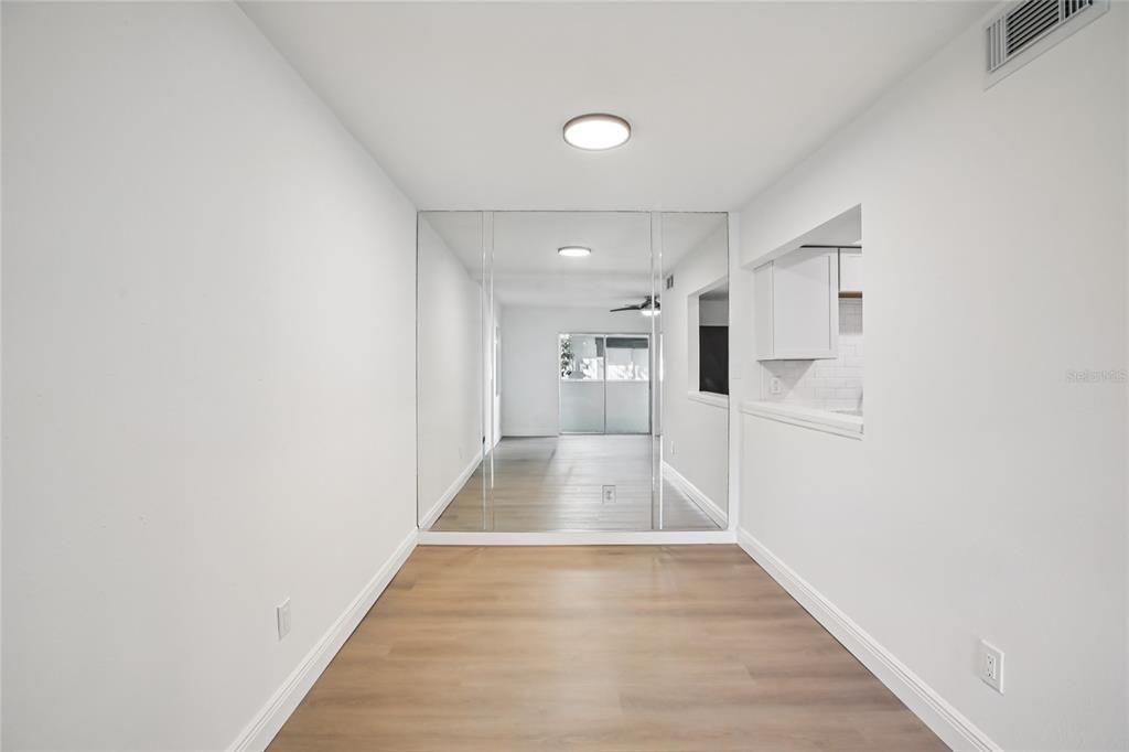 For Rent: $1,900 (2 beds, 2 baths, 853 Square Feet)