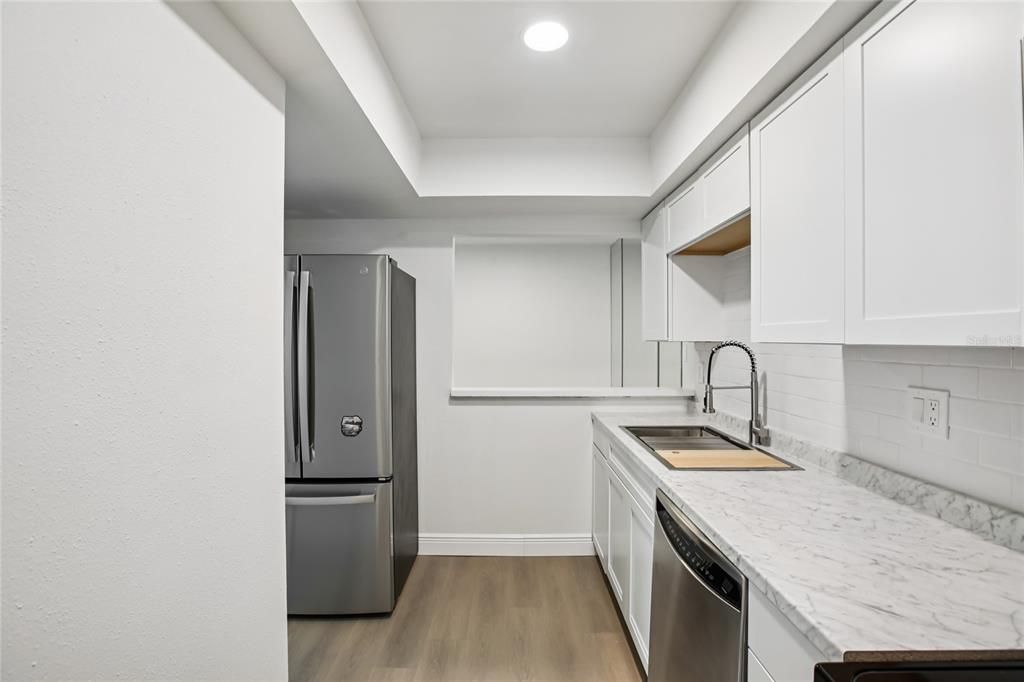 For Rent: $1,900 (2 beds, 2 baths, 853 Square Feet)