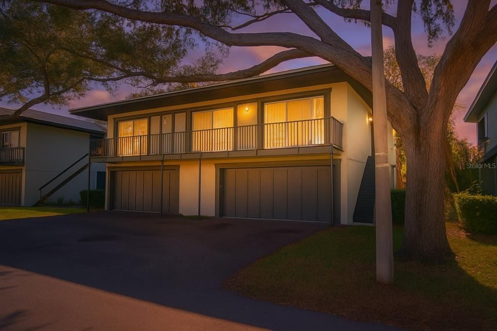 For Rent: $1,900 (2 beds, 2 baths, 853 Square Feet)