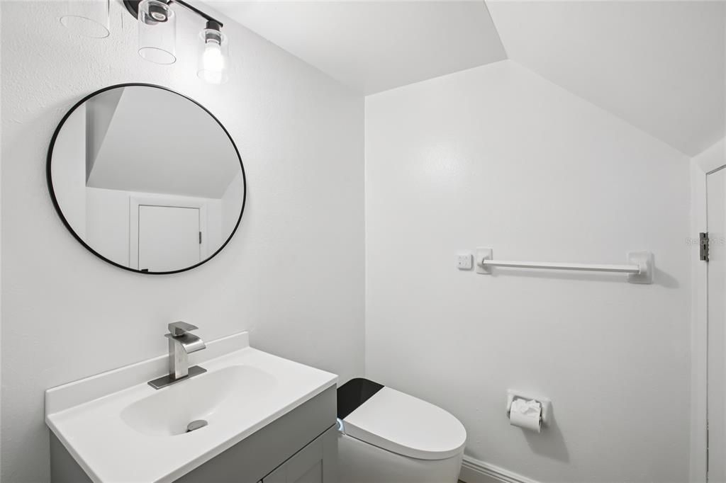 For Rent: $1,900 (2 beds, 2 baths, 853 Square Feet)