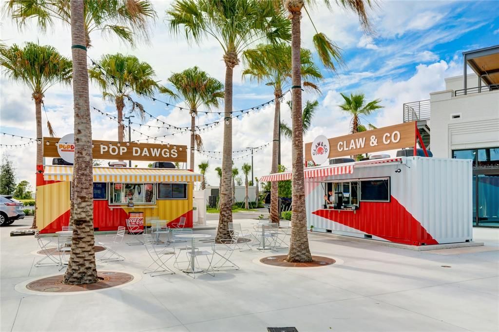 Active With Contract: $550,000 (3 beds, 3 baths, 1855 Square Feet)