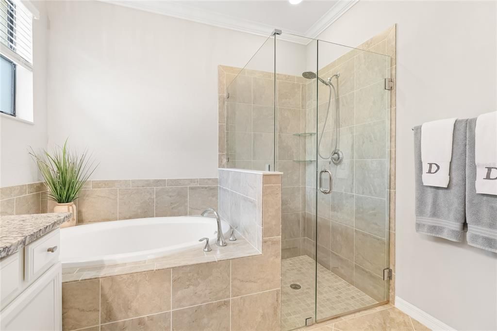 Active With Contract: $550,000 (3 beds, 3 baths, 1855 Square Feet)