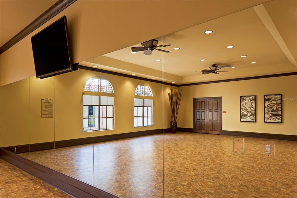 Active With Contract: $550,000 (3 beds, 3 baths, 1855 Square Feet)