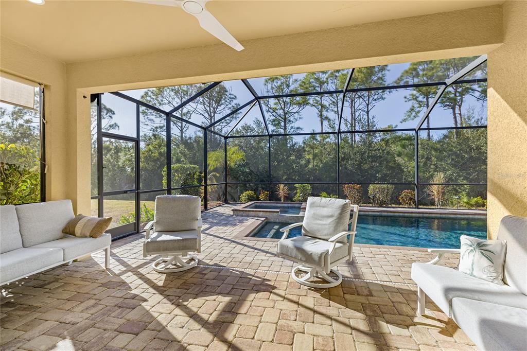 Active With Contract: $550,000 (3 beds, 3 baths, 1855 Square Feet)