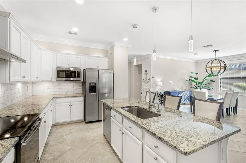 Active With Contract: $550,000 (3 beds, 3 baths, 1855 Square Feet)