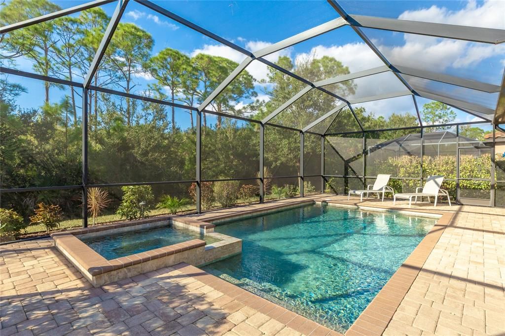 Active With Contract: $550,000 (3 beds, 3 baths, 1855 Square Feet)